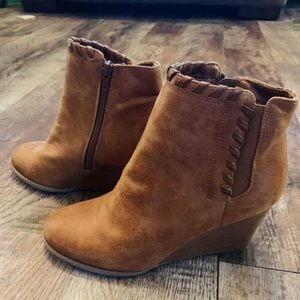 EUC Maurices Booties